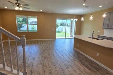 House in Davenport, Florida 5 bedrooms, 304.25 sq.m. № 2383316 - photo 4