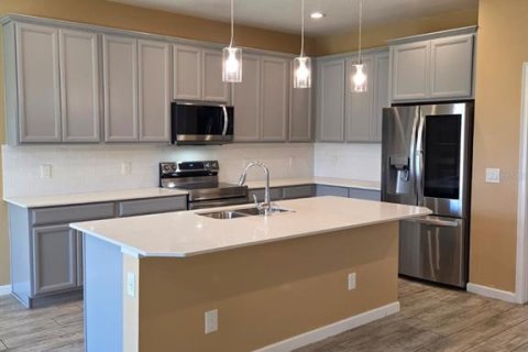 House in Davenport, Florida 5 bedrooms, 304.25 sq.m. № 2383316 - photo 5