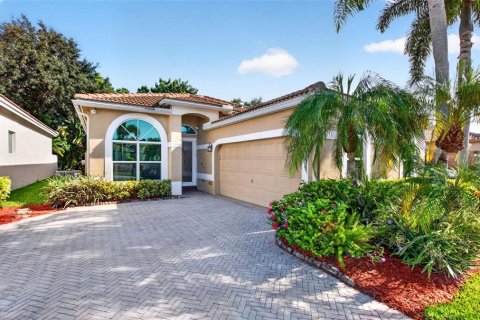 House in Delray Beach, Florida 3 bedrooms, 165.27 sq.m. № 2367013