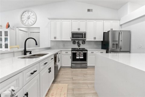 Casa en venta en Deltona, Florida, 4 dormitorios, 196.21 m2 № 1893802 - foto 19