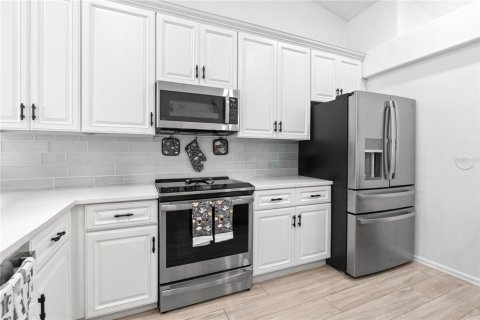 Casa en venta en Deltona, Florida, 4 dormitorios, 196.21 m2 № 1893802 - foto 21