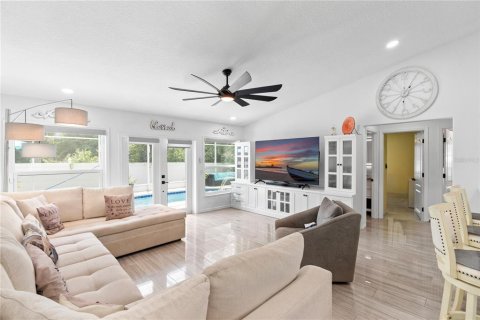 Casa en venta en Deltona, Florida, 4 dormitorios, 196.21 m2 № 1893802 - foto 16