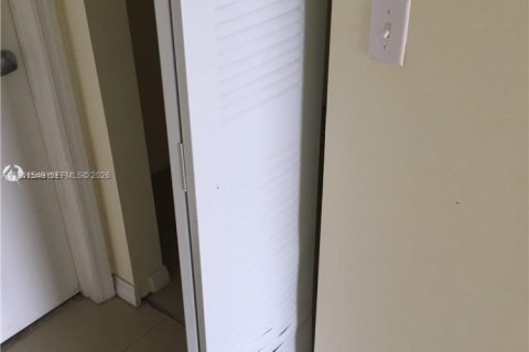 Купить кондоминиум в Майами, Флорида 2 спальни, 86.4м2, № 2026706 - фото 8