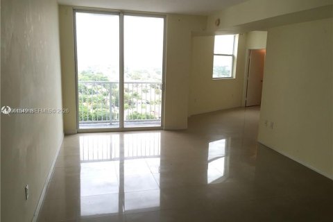 Кондоминиум с 2 спальнями в Майами, Флорида № 2026706