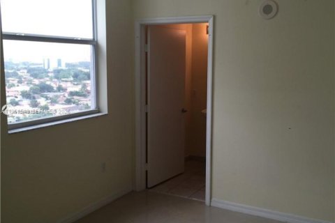 Купить кондоминиум в Майами, Флорида 2 спальни, 86.4м2, № 2026706 - фото 5