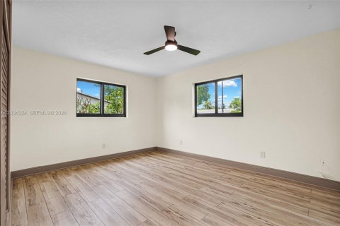 Villa ou maison à vendre à Pompano Beach, Floride: 2 chambres, 115.85 m2 № 2270846 - photo 19