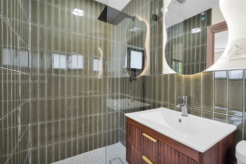 Villa ou maison à vendre à Pompano Beach, Floride: 2 chambres, 115.85 m2 № 2270846 - photo 27
