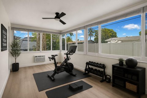 Villa ou maison à vendre à Pompano Beach, Floride: 2 chambres, 115.85 m2 № 2270846 - photo 29