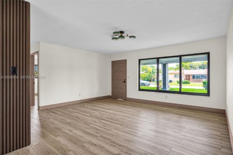 Villa ou maison à vendre à Pompano Beach, Floride: 2 chambres, 115.85 m2 № 2270846 - photo 7