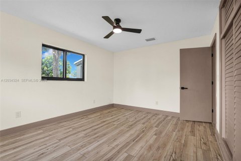 Villa ou maison à vendre à Pompano Beach, Floride: 2 chambres, 115.85 m2 № 2270846 - photo 17