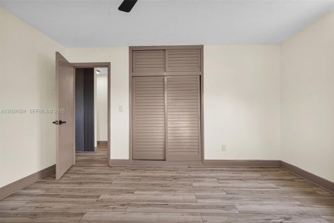 Villa ou maison à vendre à Pompano Beach, Floride: 2 chambres, 115.85 m2 № 2270846 - photo 18