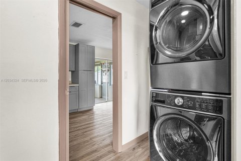 Villa ou maison à vendre à Pompano Beach, Floride: 2 chambres, 115.85 m2 № 2270846 - photo 28