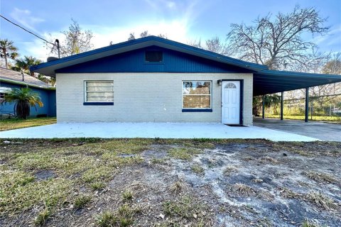 House in Daytona Beach, Florida 4 bedrooms, 191.38 sq.m. № 1879572 - photo 1
