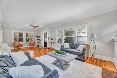 Casa en alquiler en Saint Petersburg, Florida, 3 dormitorios, 269.97 m2 № 1915384 - foto 6