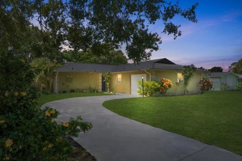 House in St. Lucie, Florida 2 bedrooms, 116.78 sq.m. № 2361999