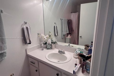 Copropriété à vendre à Sunny Isles Beach, Floride: 3 chambres, 210.42 m2 № 1828821 - photo 22