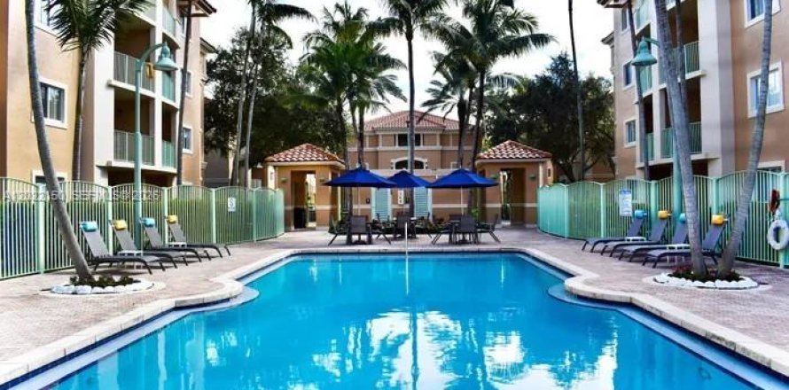 Appartement à Sunrise, Floride 3 chambres, 111.85 m2 № 2085918
