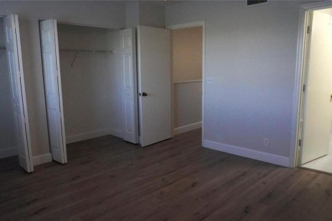 Снять в аренду таунхаус в Уэстон, Флорида 3 комнаты, 134.06м2, № 2249975 - фото 18