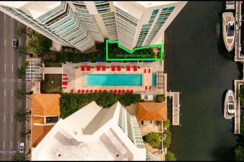 Condo à Sunny Isles Beach, Floride, 4 chambres  № 2001310