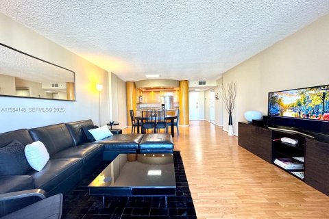 Copropriété à louer à Hollywood, Floride: 2 chambres, 117.99 m2 № 2048581 - photo 14