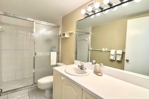 Copropriété à louer à Hollywood, Floride: 2 chambres, 117.99 m2 № 2048581 - photo 22