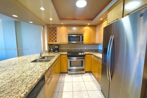 Copropriété à louer à Hollywood, Floride: 2 chambres, 117.99 m2 № 2048581 - photo 10