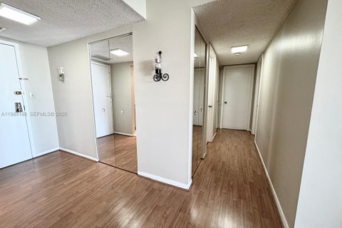 Copropriété à louer à Hollywood, Floride: 2 chambres, 117.99 m2 № 2048581 - photo 15