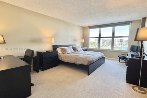 Copropriété à louer à Hollywood, Floride: 2 chambres, 117.99 m2 № 2048581 - photo 16