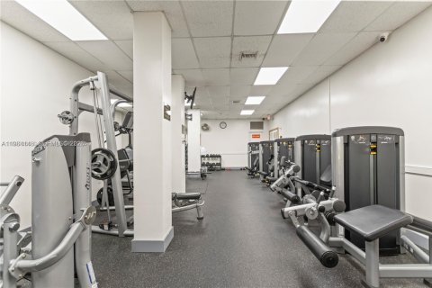 Copropriété à louer à Hollywood, Floride: 2 chambres, 117.99 m2 № 2048581 - photo 28