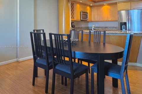 Copropriété à louer à Hollywood, Floride: 2 chambres, 117.99 m2 № 2048581 - photo 13