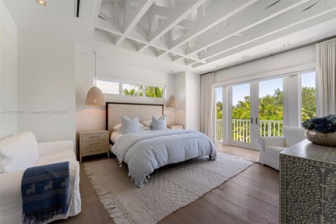 House in Key Biscayne, Florida 5 bedrooms, 379.88 sq.m. № 1787205 - photo 22