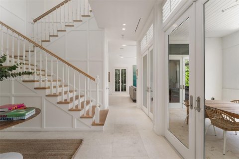 House in Key Biscayne, Florida 5 bedrooms, 379.88 sq.m. № 1787205 - photo 3