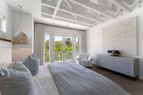 House in Key Biscayne, Florida 5 bedrooms, 379.88 sq.m. № 1787205 - photo 25