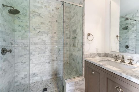House in Key Biscayne, Florida 5 bedrooms, 379.88 sq.m. № 1787205 - photo 29