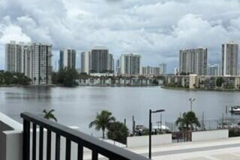 Condo in Aventura, Florida, 2 bedrooms № 2182940