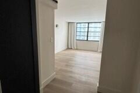 Condo in Aventura, Florida, 2 bedrooms  № 2182940 - photo 11