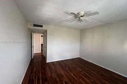 Condo in Miami, Florida, 3 bedrooms  № 2044322 - photo 8