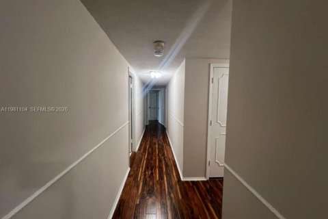 Condo in Miami, Florida, 3 bedrooms  № 2044322 - photo 7