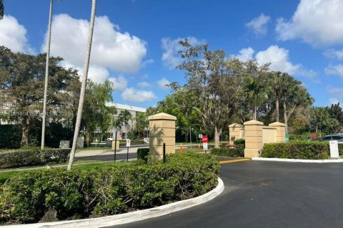 Condo in Miami, Florida, 3 bedrooms  № 2044322 - photo 3