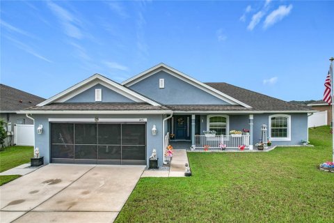 House in Winter Haven, Florida 4 bedrooms, 163.04 sq.m. № 1832778 - photo 1