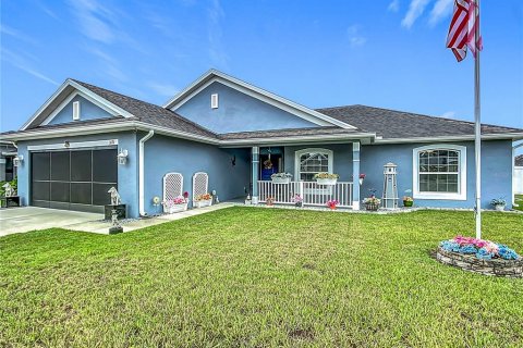 House in Winter Haven, Florida 4 bedrooms, 163.04 sq.m. № 1832778 - photo 2