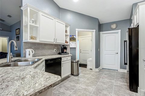 House in Winter Haven, Florida 4 bedrooms, 163.04 sq.m. № 1832778 - photo 12