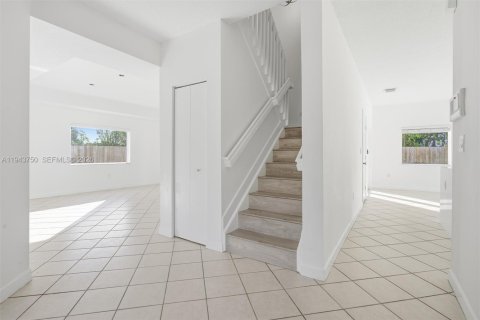 Villa ou maison à vendre à Miami, Floride: 3 chambres, 247.4 m2 № 2059949 - photo 21