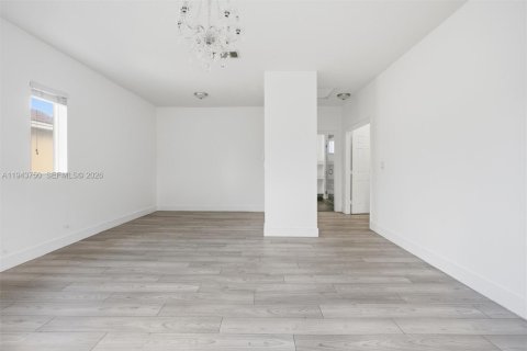 Villa ou maison à vendre à Miami, Floride: 3 chambres, 247.4 m2 № 2059949 - photo 28