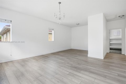 Villa ou maison à vendre à Miami, Floride: 3 chambres, 247.4 m2 № 2059949 - photo 27