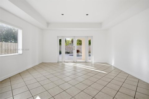 Villa ou maison à vendre à Miami, Floride: 3 chambres, 247.4 m2 № 2059949 - photo 25