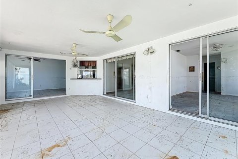 Villa ou maison à vendre à Treasure Island, Floride: 3 chambres, 147.34 m2 № 1898420 - photo 18