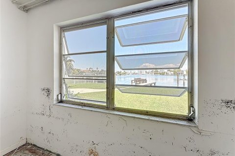 Villa ou maison à vendre à Treasure Island, Floride: 3 chambres, 147.34 m2 № 1898420 - photo 21