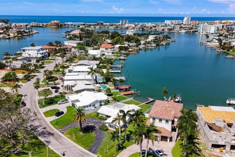 Villa ou maison à vendre à Treasure Island, Floride: 3 chambres, 147.34 m2 № 1898420 - photo 3