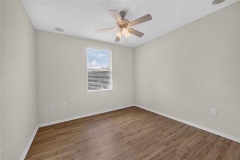 Touwnhouse à vendre à New Smyrna Beach, Floride: 3 chambres, 138.98 m2 № 2362307 - photo 17
